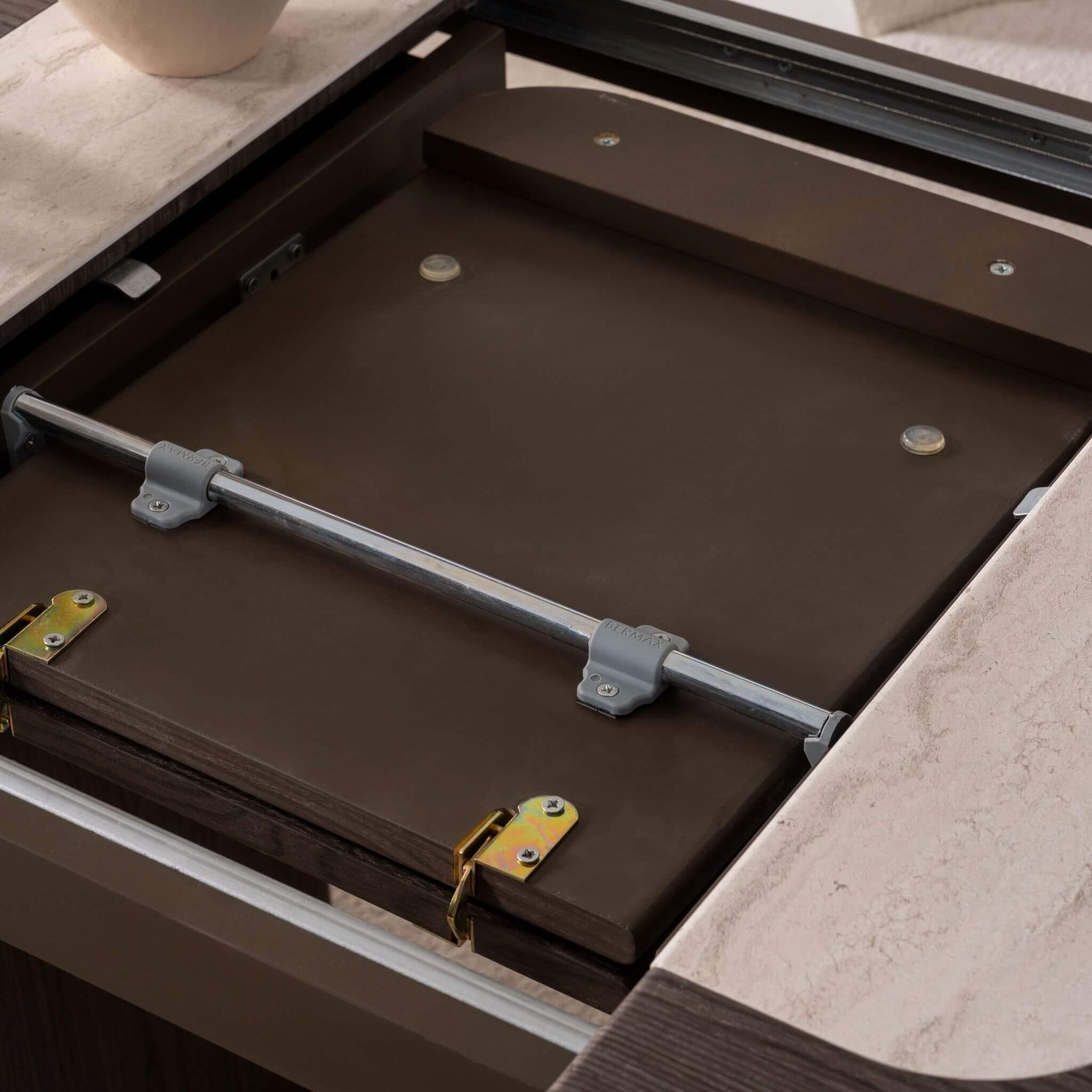 Enna Plus açılır yemek masası ve mimari yemek alanı