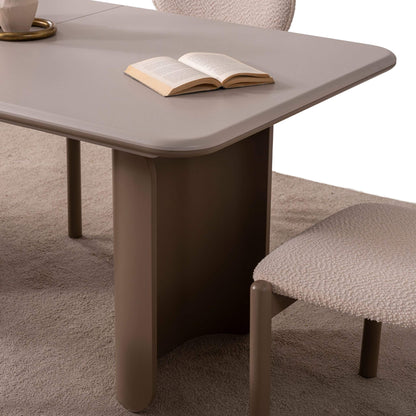 Casa Da Noir Opera lake boyalı yemek masası takımının iç mekân görünümü