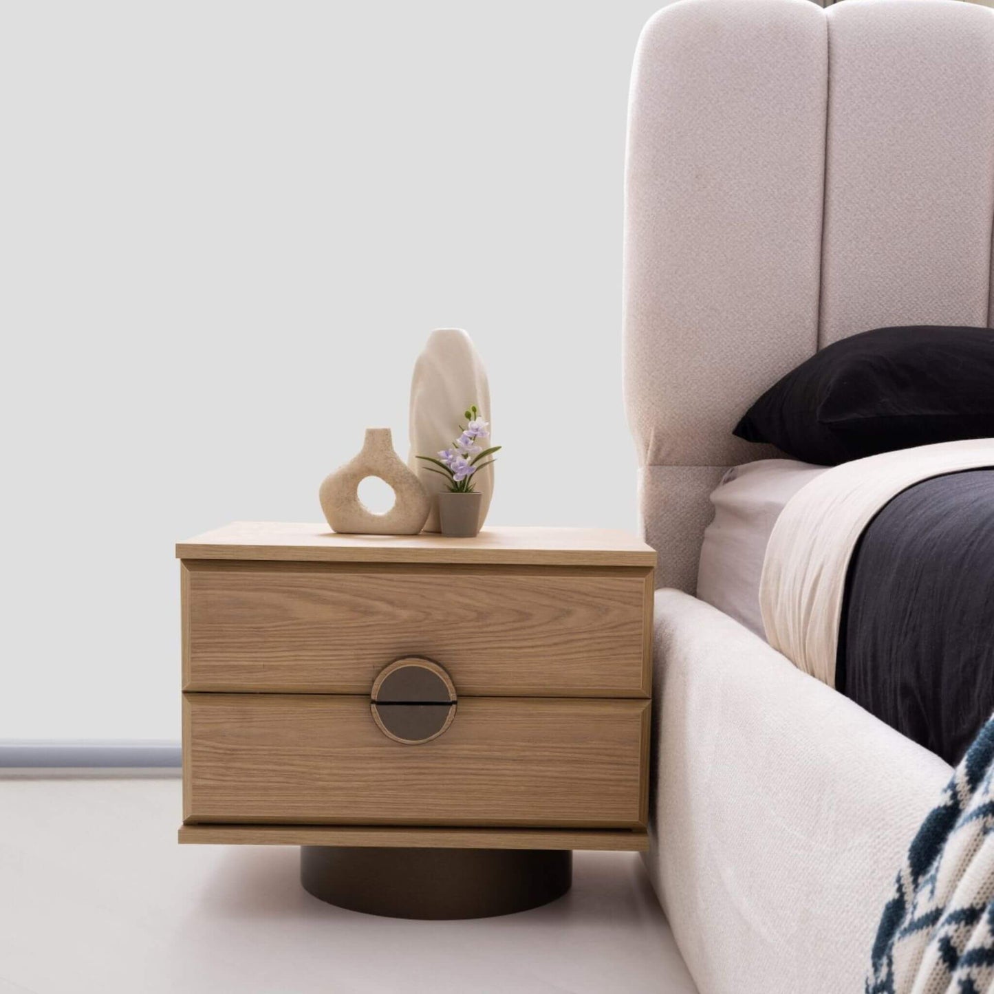 Pegasus Yatak Odası Takımı – Doğal Meşe Dokusu ve Yuvarlak Formların Modern Yorumu