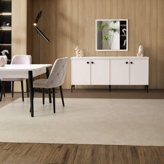 Piano yemek odası takımı minimalist tasarım ve mat beyaz konsol ile modern görünüm sunuyor.