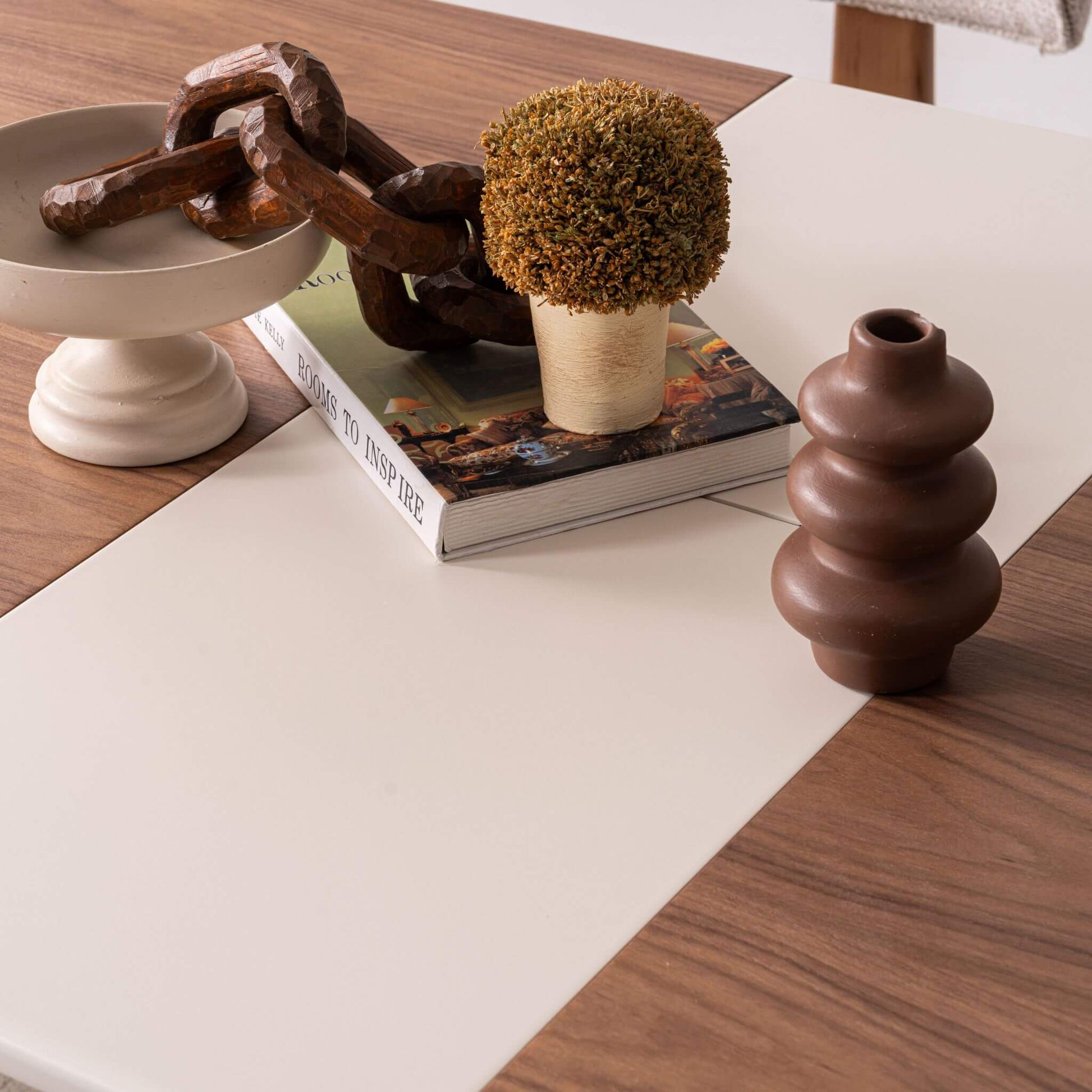 Salda serisi mimari ayaklı yemek masası açık kullanım hali