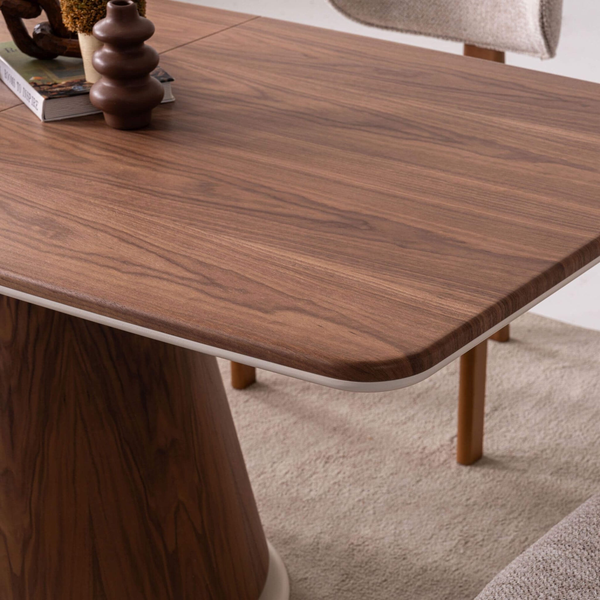 Casa Da Noir Salda lake boyalı yemek masası seti iç mekân görünümü