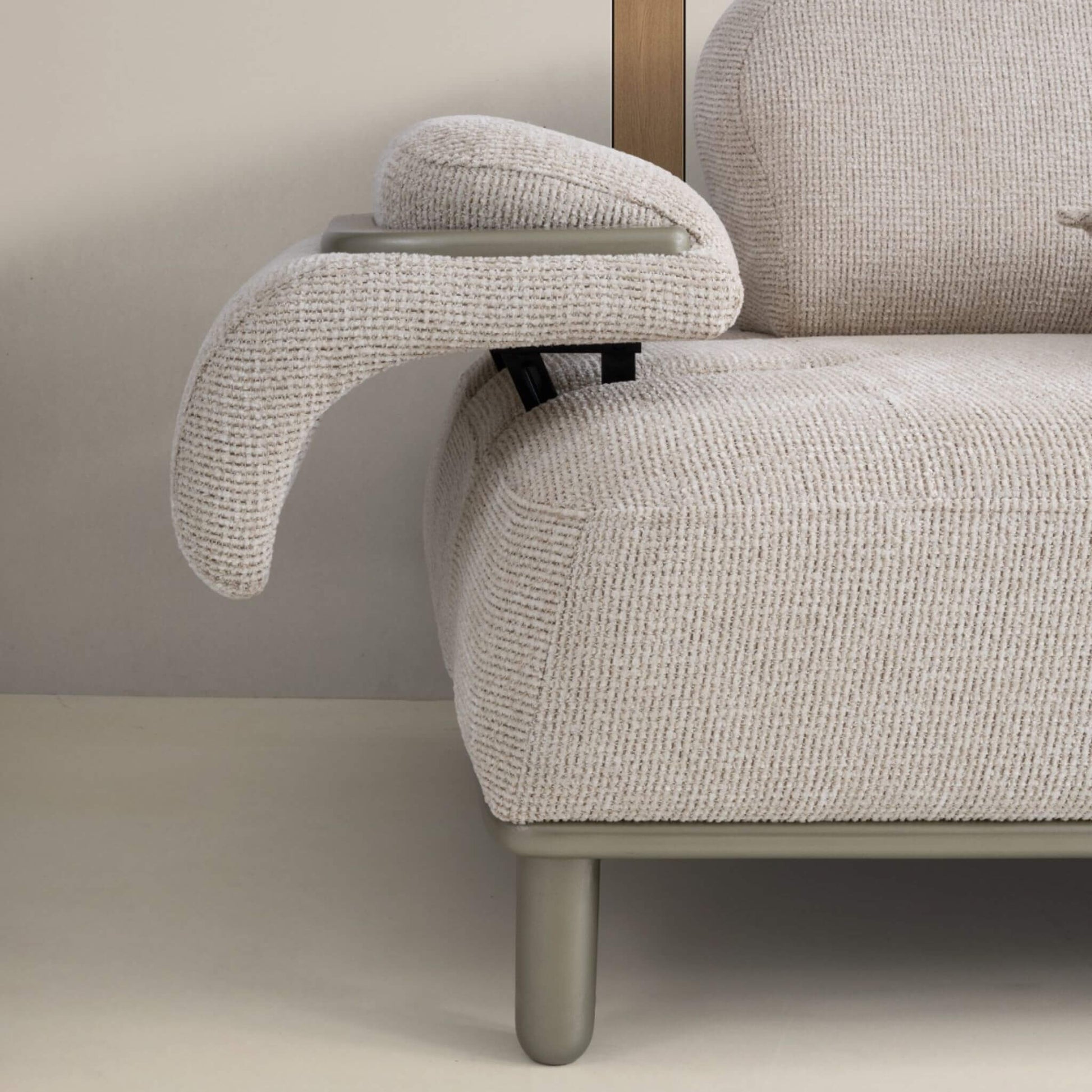 Modern çizgilere sahip İnci koltuk takımı yaşam alanı kombinasyonu