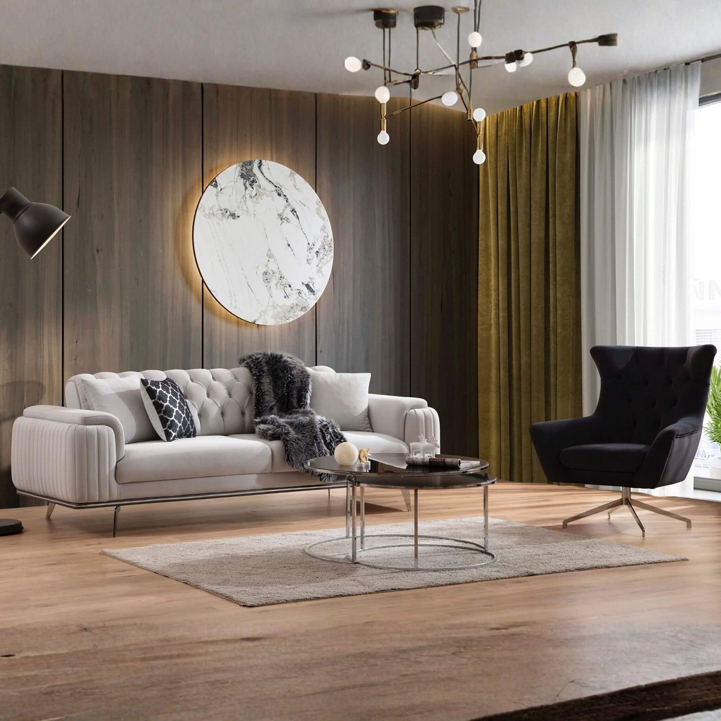 Casa Da Noir markalı modern koltuk takımları, gold detaylı berjer koltuk ve üçlü koltuk tasarımıyla sofistike bir mobilya dekorasyon anlayışı sunar.